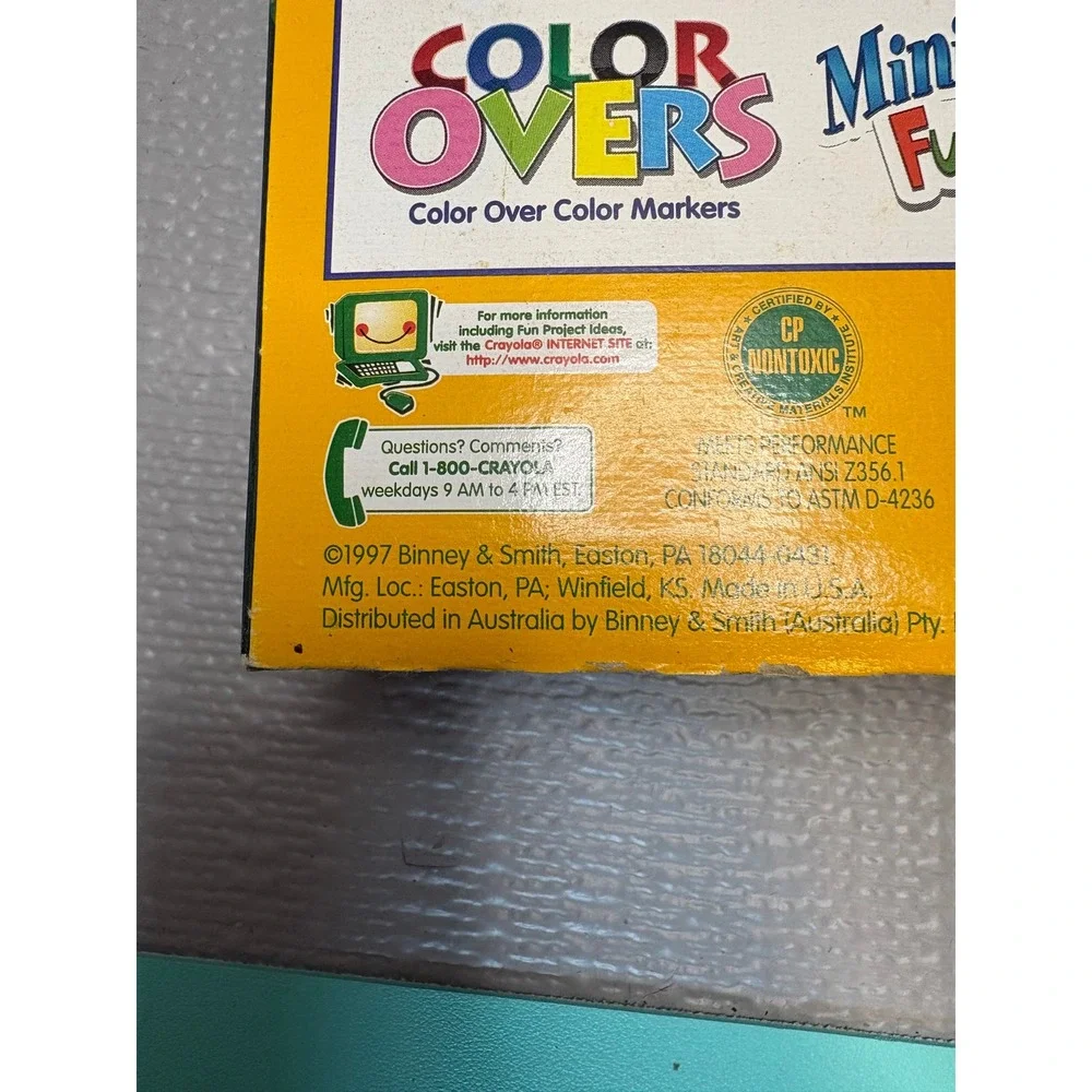 Vintage 1997 Crayola 64 Crayons Box with Built-In Sharpener Never Used Open Box - Picture 6 of 7